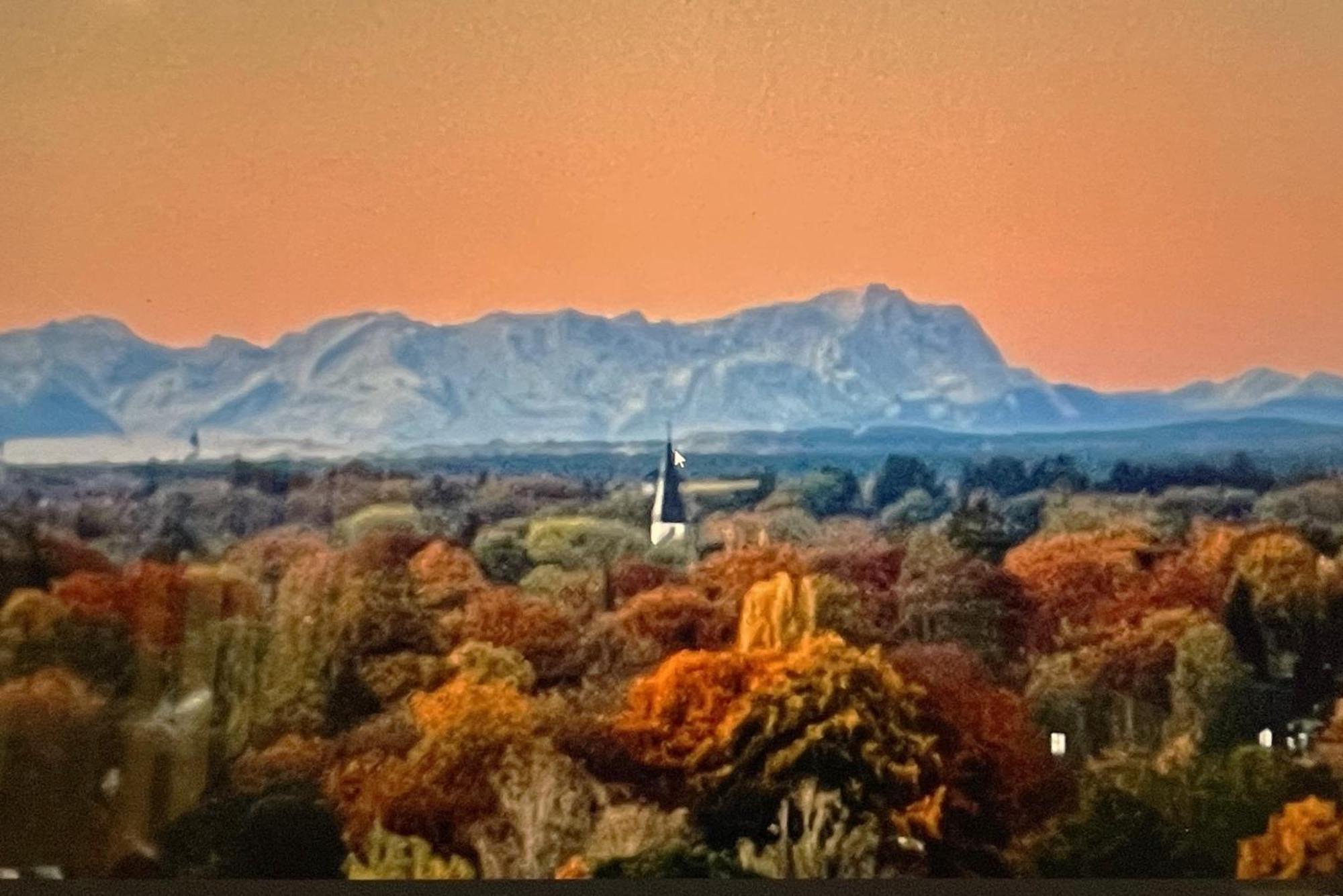 Alpen-panorama - Einzigartige Privatsuite Hoch Ueber Muenchen, 12tes Og, Alpenblick, Loggia, Whirlpool, 15 Minuten Zum Zentrum, Ruhe Und Erholung In Der Stadt Fuer Privat Und Geschaeftlich Reisende Séjour chez l'habitant *
