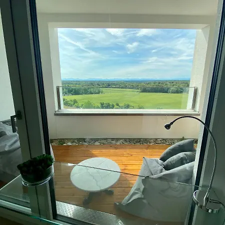 Alpen-Panorama Suite - Einzigartige Privatsuite Hoch Ueber Muenchen, 12Tes Og, Alpenblick, Loggia, Whirlpool, 15 Minuten Zum Zentrum, Ruhe Und Erholung In Der Stadt Muenchen Fuer Privat Und Geschaeftlich Reisende Buitenkant foto
