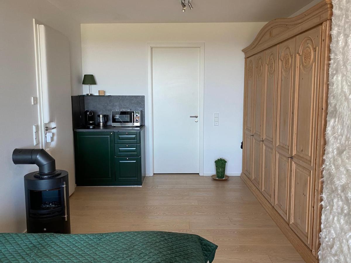 Alpen-panorama - Einzigartige Privatsuite Hoch Ueber Muenchen, 12tes Og, Alpenblick, Loggia, Whirlpool, 15 Minuten Zum Zentrum, Ruhe Und Erholung In Der Stadt Fuer Privat Und Geschaeftlich Reisende Accommodatie bij particulieren *