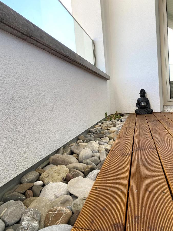 Alpen-panorama - Einzigartige Privatsuite Hoch Ueber Muenchen, 12tes Og, Alpenblick, Loggia, Whirlpool, 15 Minuten Zum Zentrum, Ruhe Und Erholung In Der Stadt Fuer Privat Und Geschaeftlich Reisende Accommodatie bij particulieren