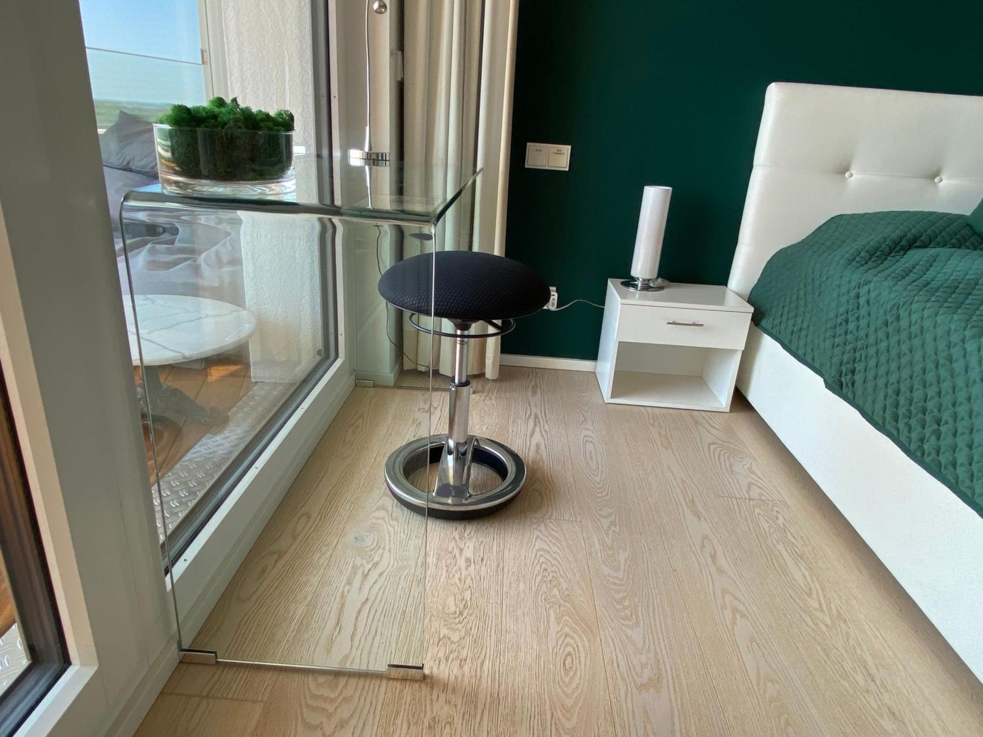 Accommodatie bij particulieren Alpen-panorama - Einzigartige Privatsuite Hoch Ueber Muenchen, 12tes Og, Alpenblick, Loggia, Whirlpool, 15 Minuten Zum Zentrum, Ruhe Und Erholung In Der Stadt Fuer Privat Und Geschaeftlich Reisende *