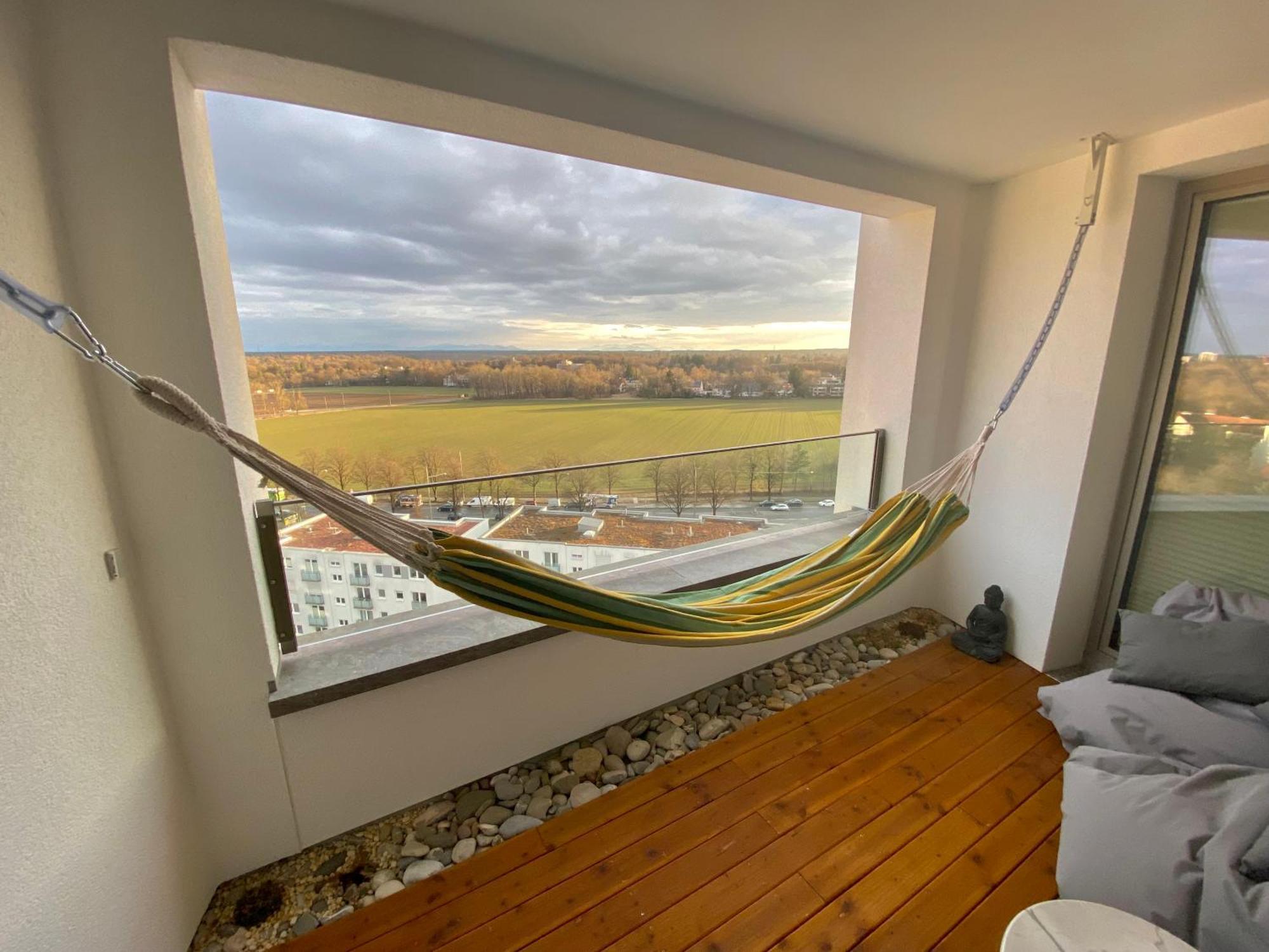 Alpen-panorama Suite: Luxurious Mountain View Retreat In Homestay Munich